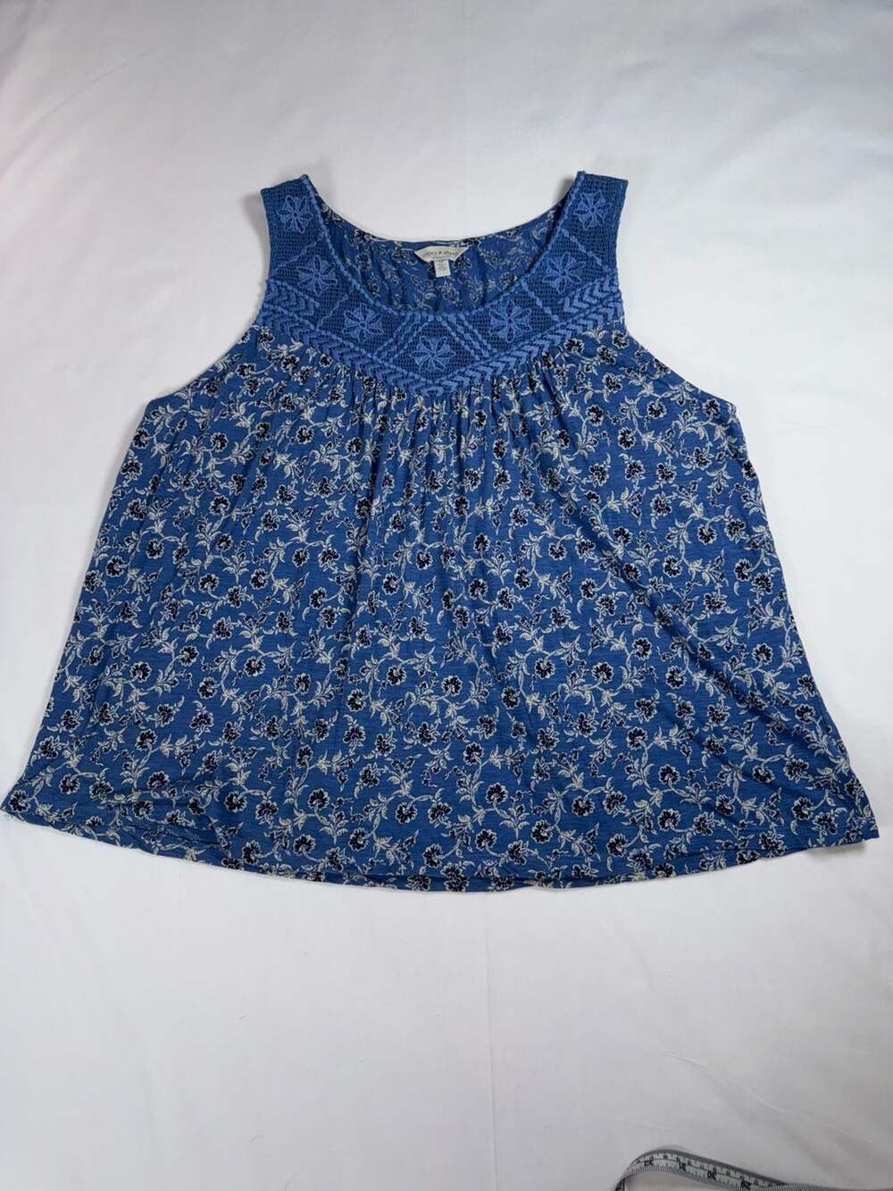 Lucky Brand Floral Tank Top Size S Blue Embroidered Crochet Scoop Neck